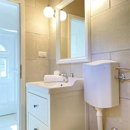 Blue Serenity Retreat In Zut, Island Of Kornati