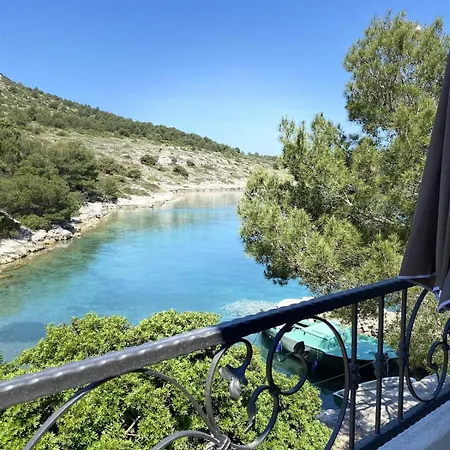 Blue Serenity Retreat In Zut, Island Of Kornati Vikendica *