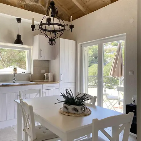 Blue Serenity Retreat In Zut, Island Of Kornati