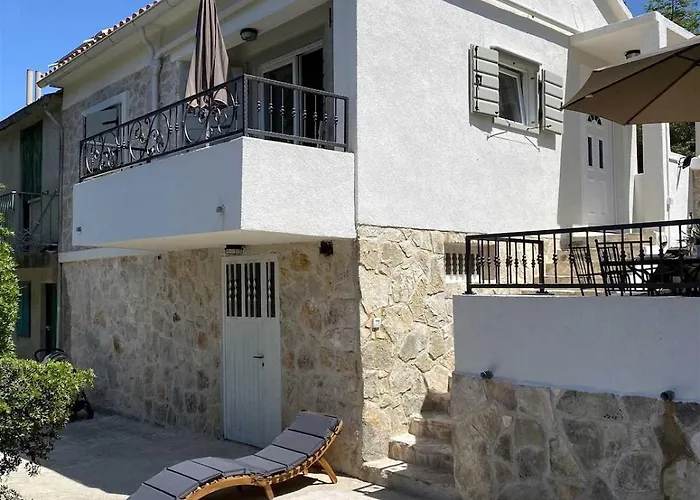 Blue Serenity Retreat In Zut, Island Of Kornati بيت للعطل