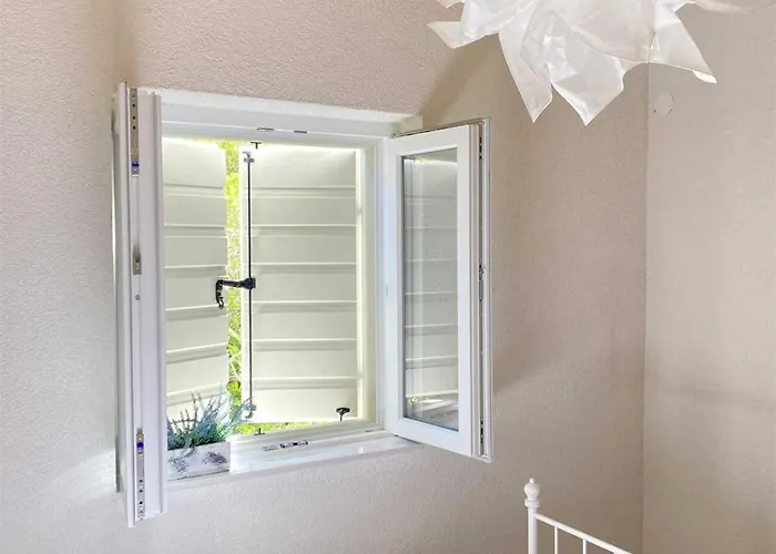 Blue Serenity Retreat In Zut, Island Of Kornati