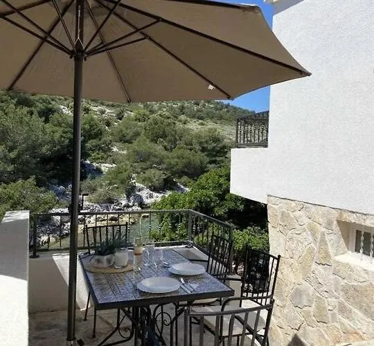 بيت للعطل Blue Serenity Retreat In Zut, Island Of Kornati Otocic Svrsata Mala