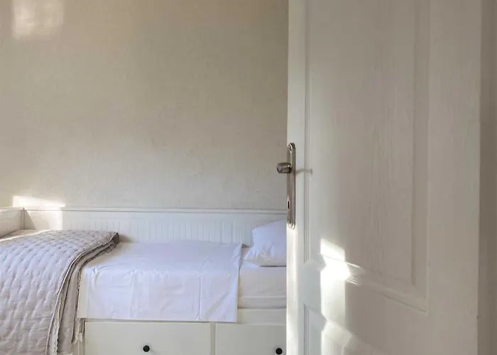 Blue Serenity Retreat In Zut, Island Of Kornati بيت للعطل